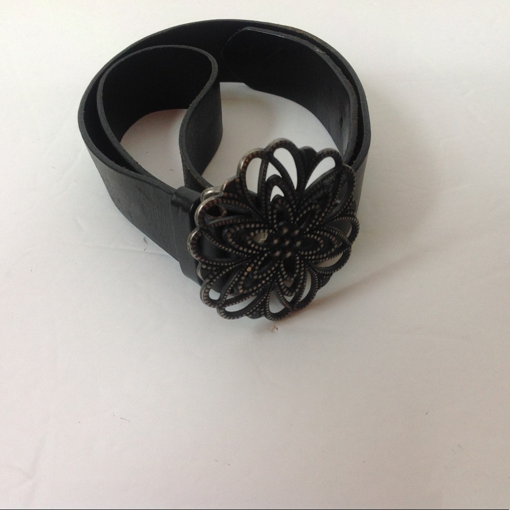 Black Leather Metal Medallion Belt Buckle Old Navy
